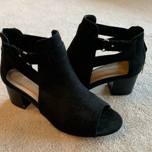 Open toe bootie black gold hardware